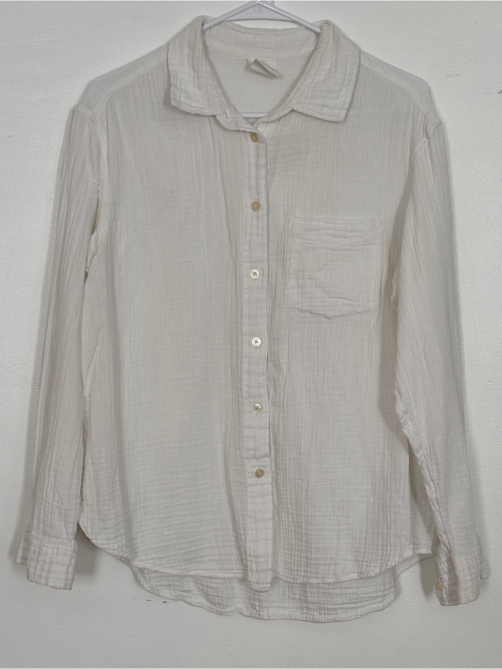GAP White Lightweight Women's Button-Down Shirt